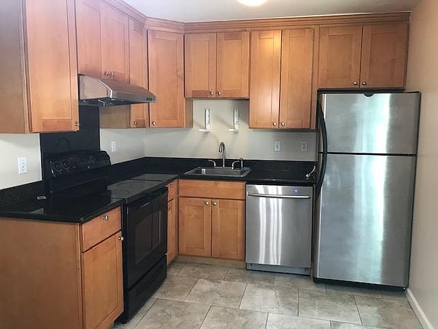 1st image of 1624 Hollenbeck Ave APT 11