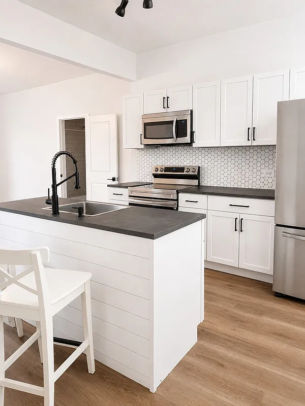 1 bed, 1.0 bath, $1,550 — Photo 2