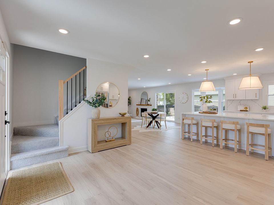 2216 Romm Ct, Schaumburg, IL 60194 | Zillow