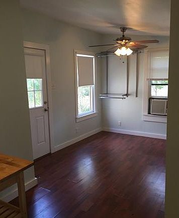 4th image of 925 E 53rd 1/2 St #B