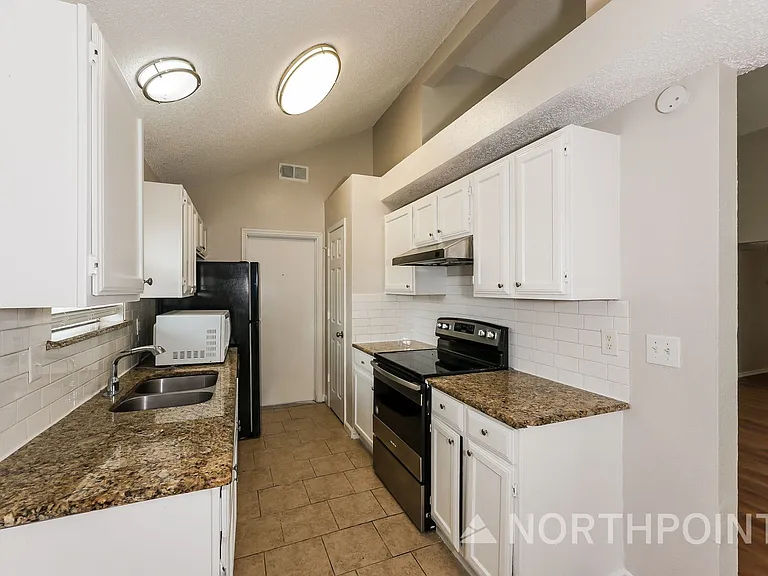 521 Jean Dr — Photo 6