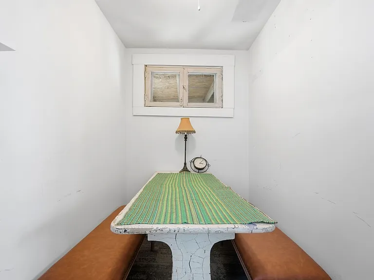 510 E 17th St — Photo 30