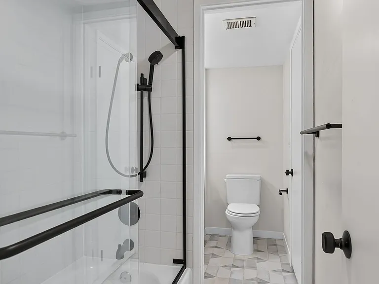 1512 Ashwood Dr — Photo 19