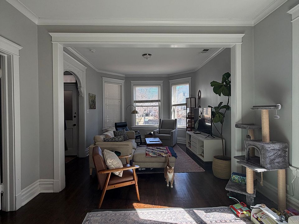 1st image of 2028 N Sawyer Ave #1