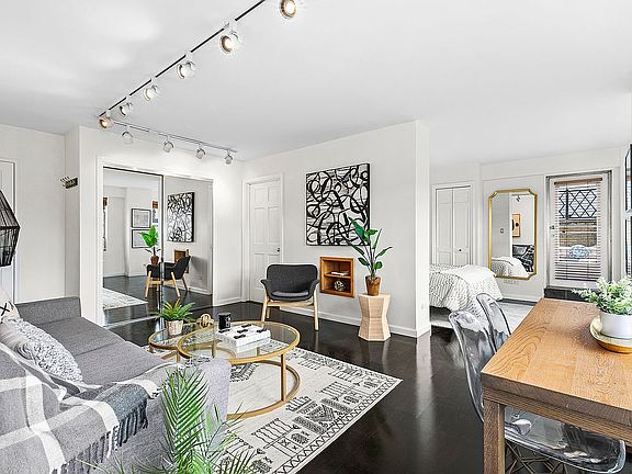 2nd image of 230 E 79th St APT 19C