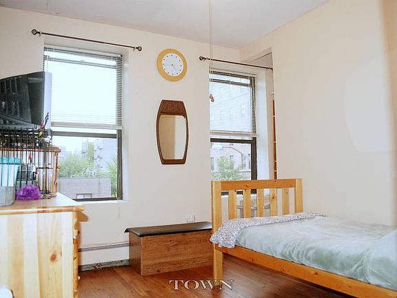 5th image of 702 E 5th St APT 3W