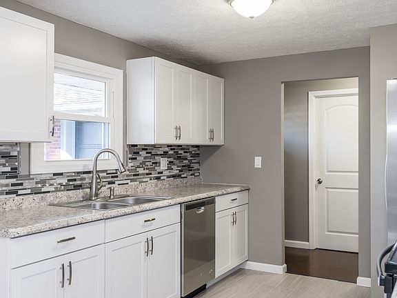 4th image of 5944 Bavaria Pl