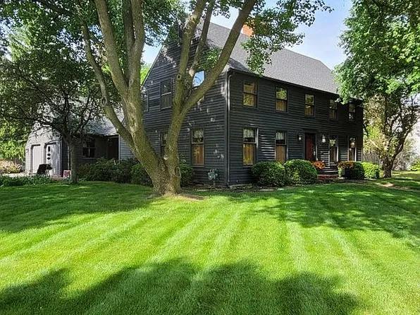 1362 Hillcrest Dr, Ashland, OH 44805