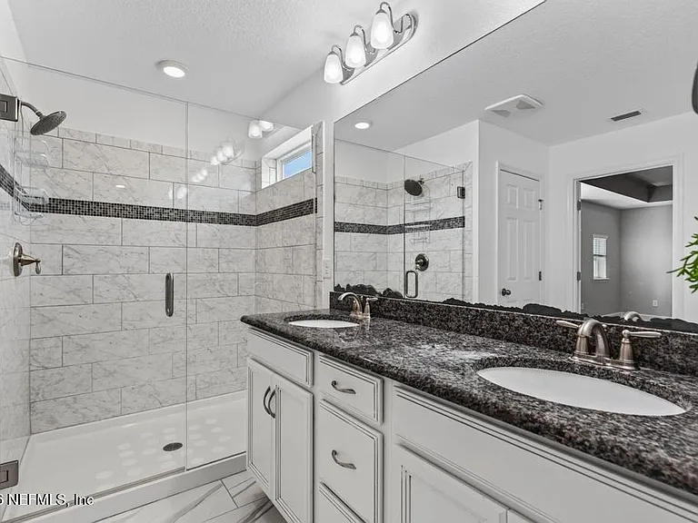 187 Beale Ave — Photo 37