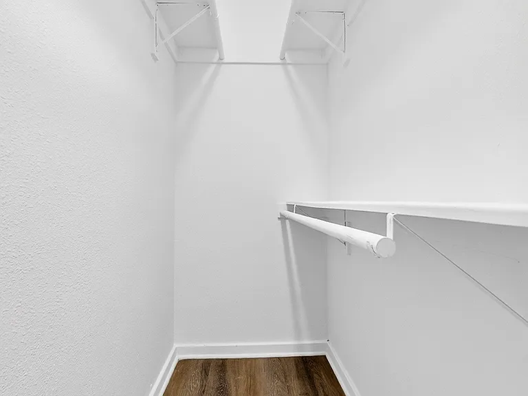 1685 N Summit Ave #1685.5 — Photo 14