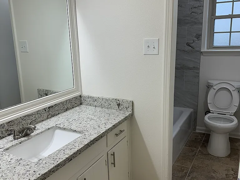 2243 Bernwood Dr — Photo 3
