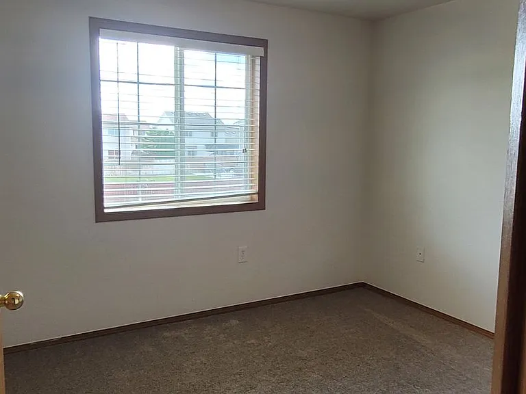 1349 E Greens Loop — Photo 25