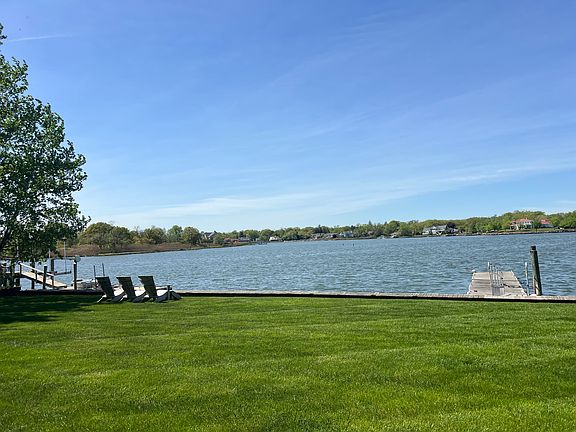 5th image of 443 Driveway
