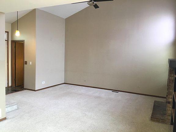 4th image of 1 Larkspur Ct