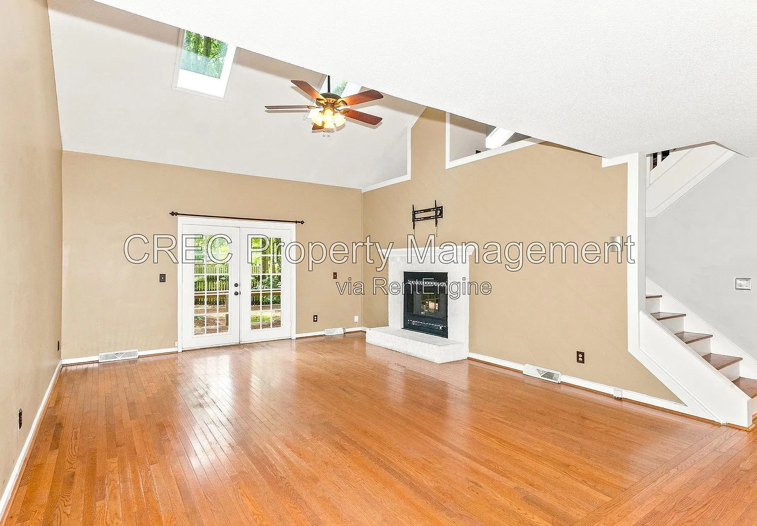 3 bed, 3.0 bath, 2490 sqft, $2,450 — Photo 4