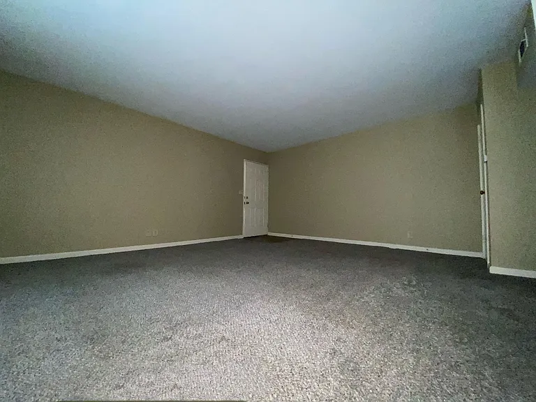 Frederick Avenue Apartments — Photo 45