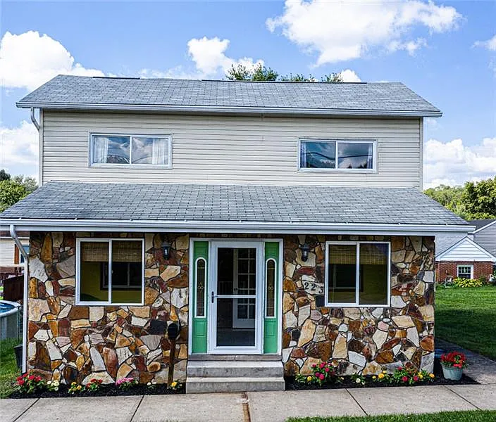 223 Arabella St photo 1