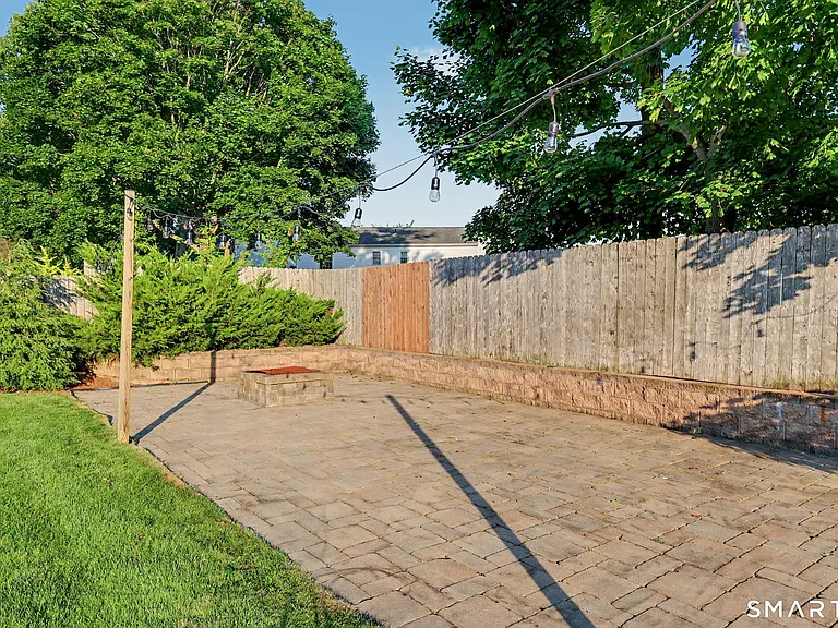 142 N Taylor Ave — Photo 29