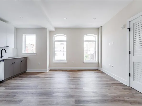 237 Washington Street image 18 of 34