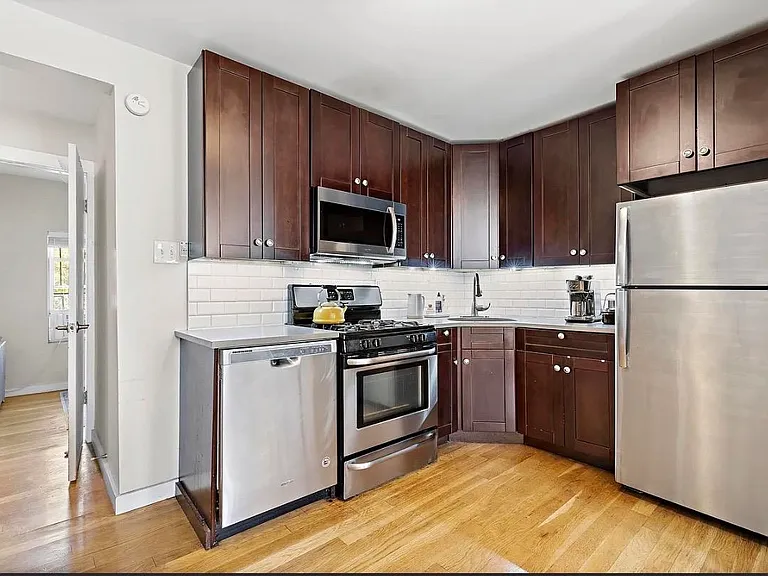 214 Grand St #2 — Photo 7