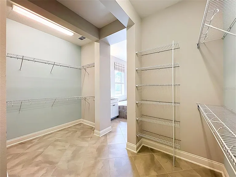 9646 Reymont St — Photo 57