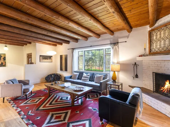 616 Camino Rancheros, Santa Fe, NM 87505