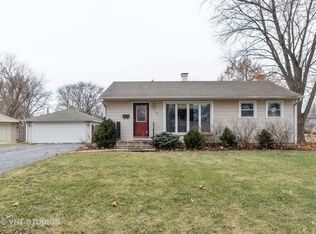 3701 Meadow Dr, Rolling Meadows, IL 60008