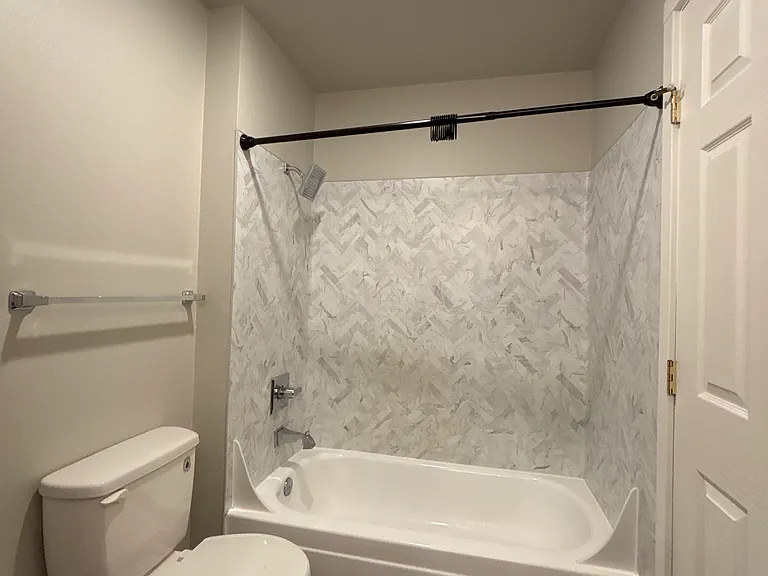 6410 8th Ave NE #402 — Photo 6