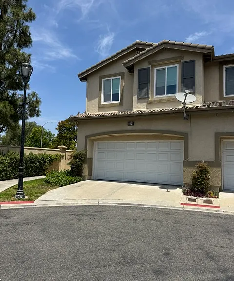 3319 E Rosedale Ln #A — Photo 2