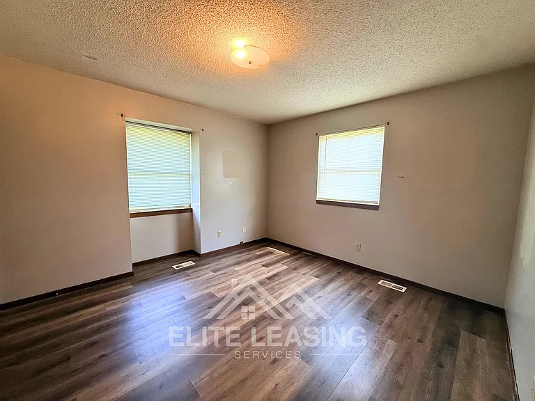2745 SW Arrowhead Rd — Photo 4
