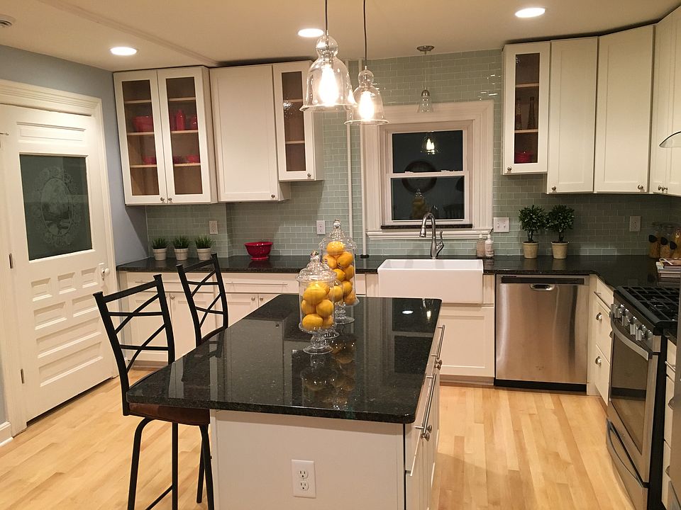 1st image of 597 Lincoln Ave
