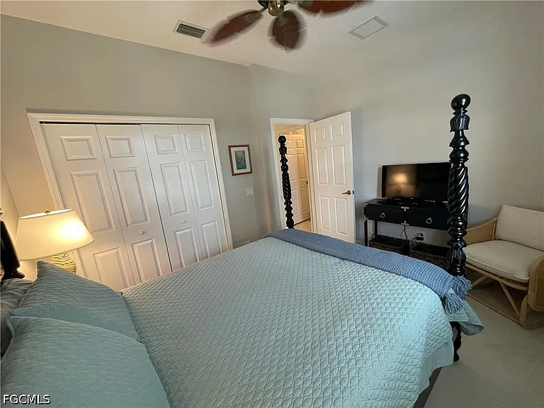 10640 Camarelle Cir — Photo 43