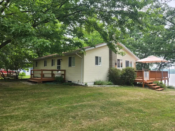 6066 N Island View Ln, Irons, MI 49644