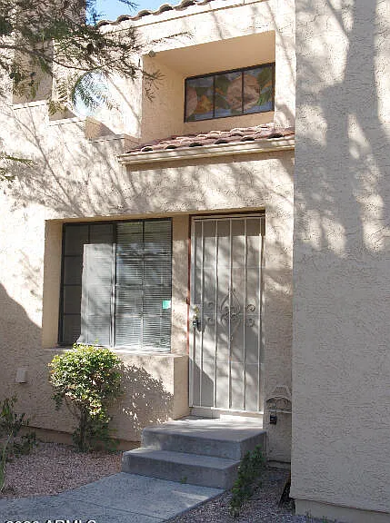 1025 E Highland Ave #12 — Photo 2