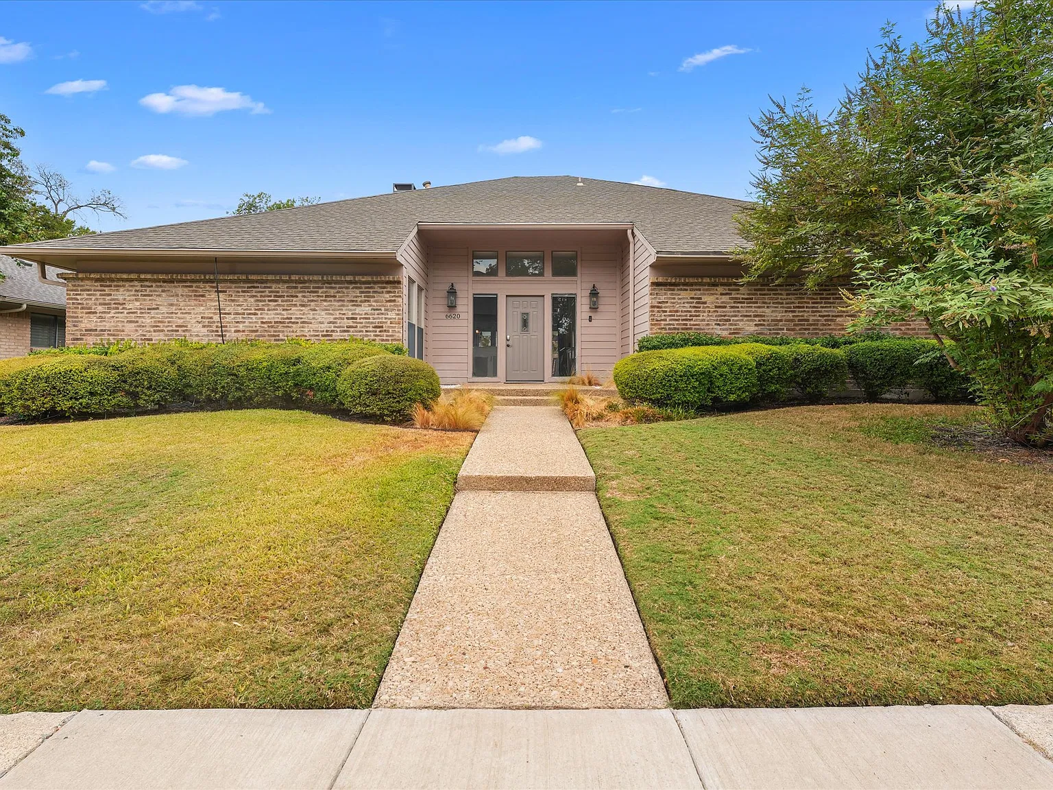 4 bed, 2680 sqft, $4,500 — Photo 1
