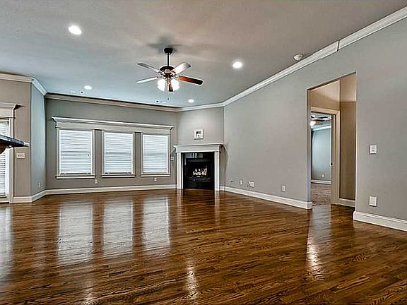 5th image of 6206 S Alder Ln