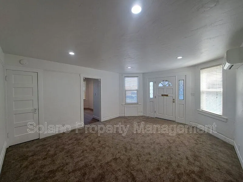 1 bed, 1.0 bath, $2,000 — Photo 3