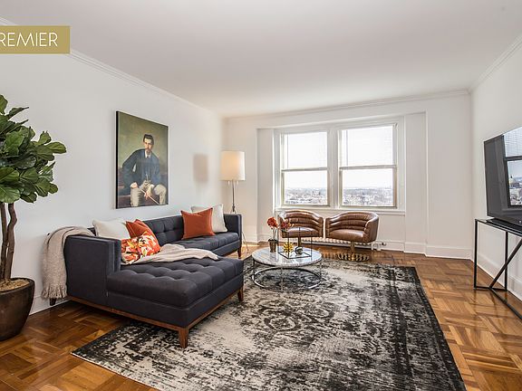 K13 3BR Living Room