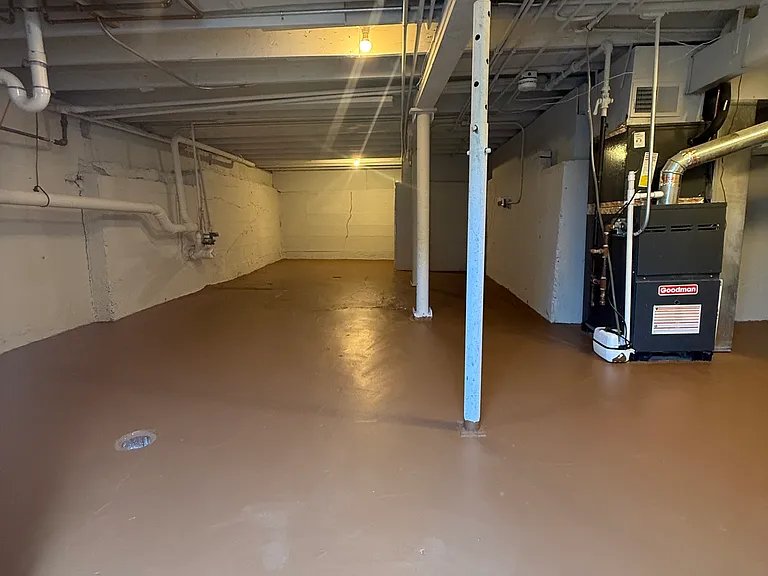 526 Ledochowski St — Photo 18