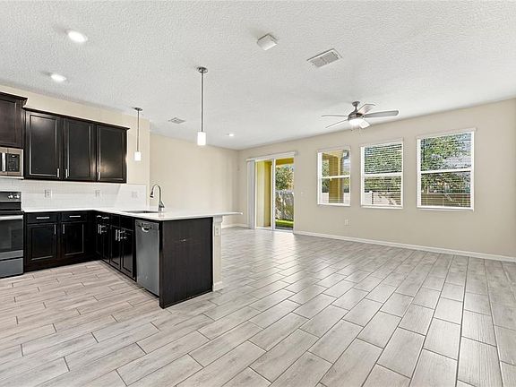 3rd image of 302 MUSCOGEE LANE