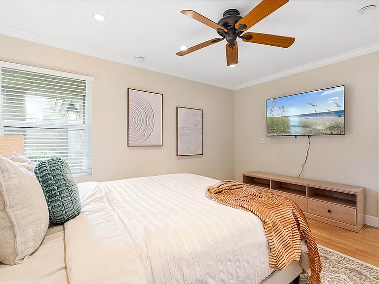8155 Carmel Dr — Photo 16