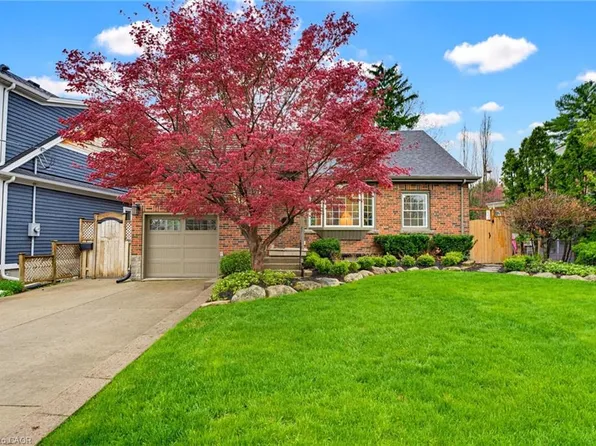586 Woodland Ave, Burlington, ON L7R 2S5