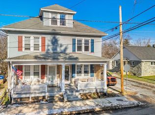 19 E 2nd Ave, Lititz, PA 17543