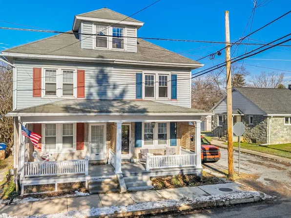 19 E 2nd Ave, Lititz, PA 17543