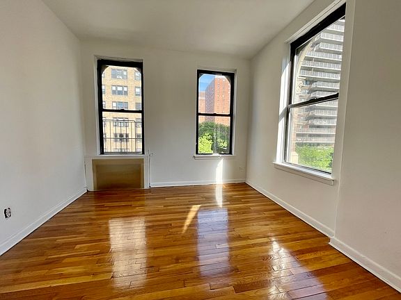 4th image of 203 W 91st St #5D