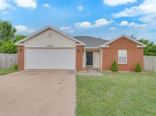 1204 Sunrise Cir, Siloam Springs, AR 72761