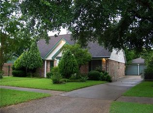 10418 Huntington Point Dr, Houston, TX 77099