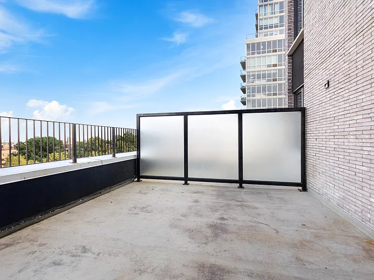 3707 Blackstone Ave #703 — Photo 6