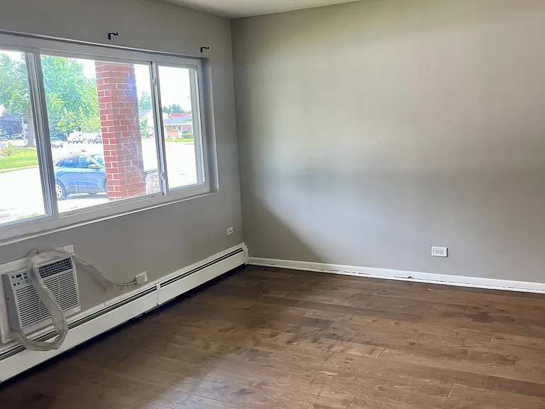 4913 W Columbus Dr #1 — Photo 1