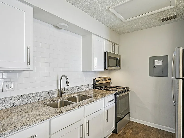 16-web-or-mls-Harden Blvd-S2503-015